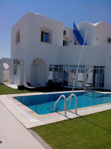 Luxury villa with pool in Aghir / Djerba sea calm