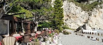 Fantastisk utsikt fra 3 store private terrasser, over havet, fjellet og Nerja by