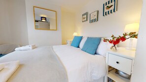 1 bedroom, iron/ironing board, WiFi, bed sheets - Marlborough Road | Oxford Holiday Let | 1 Bed & sleeps 2 (Oxford)
