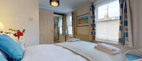 1 habitación, tabla de planchar con plancha, wifi y ropa de cama