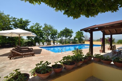 VILLA SANTA MARIA DERUTA IDEAL UMBRIAN RETREAT FOR REUNION NEAR PERUGIA AND TODI