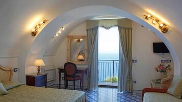 5 camere, una cassaforte in camera, ferro/asse da stiro, Wi-Fi