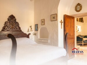 4 soverom, safe på rommet, strykejern/-brett og wi-fi