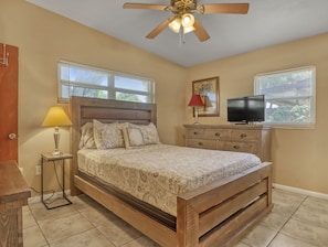 3 bedrooms, desk, iron/ironing board, travel crib