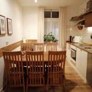 Refrigerador, microondas, parrilla de estufa y lavavajillas 