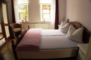 3 Schlafzimmer, BĂŒgeleisen/BĂŒgelbrett, Reisekinderbett, kostenloses WLAN