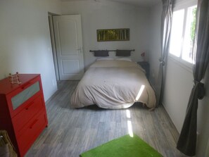 5 Schlafzimmer, Bügeleisen/Bügelbrett, kostenloses WLAN