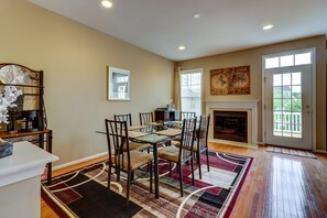 Dining - Rehoboth Beach Resort Style Three Primary Suites (Rehoboth Beach)