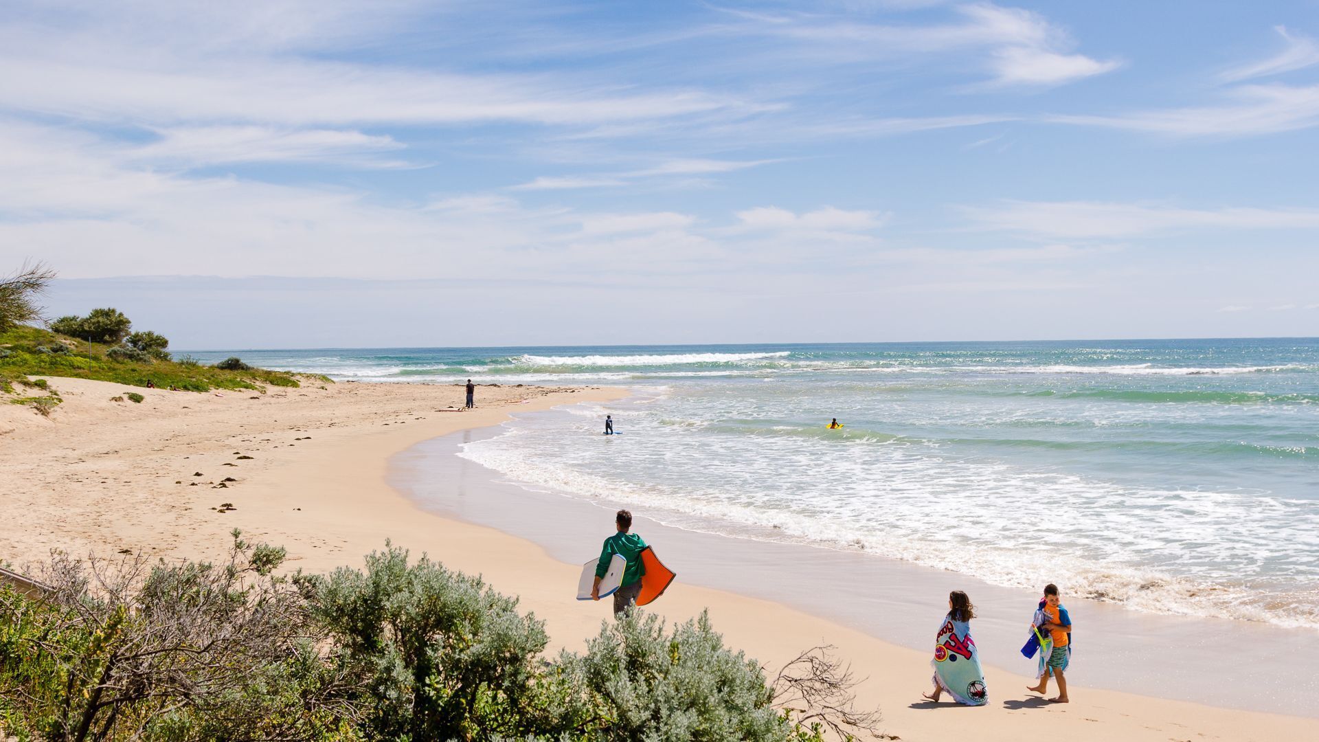 Cosy homely family retreat. Walk to beach/cafes/shops. Pet friendly.  — image 10