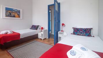 2 bedrooms, in-room safe, desk, iron/ironing board