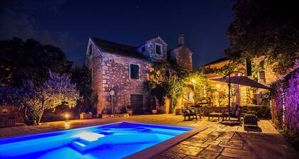 Ferienhaus Šumica mit beheiztem Pool!