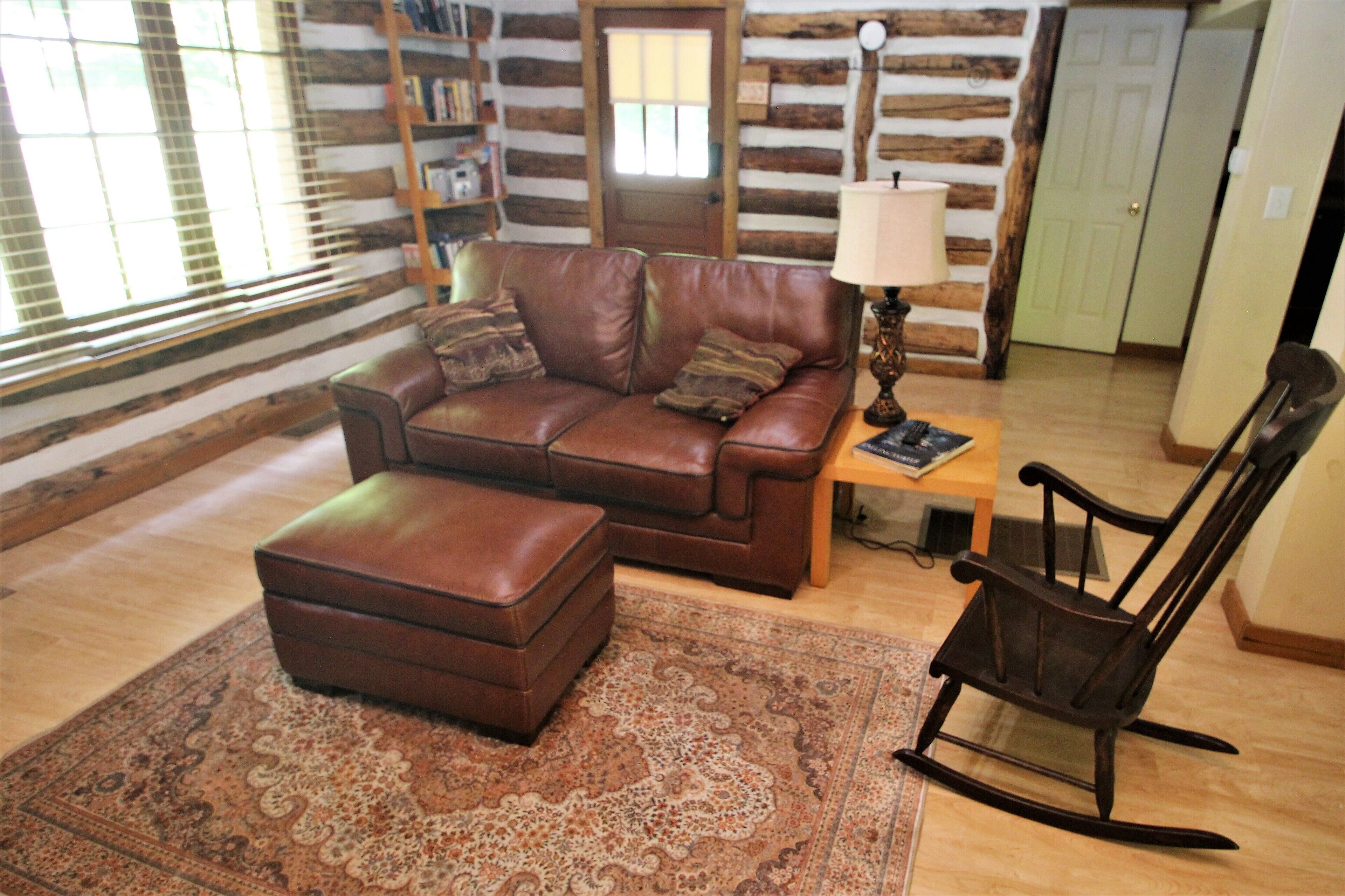 Fayette Springs House--Rustic Luxury close to trails, whitewater and winery!