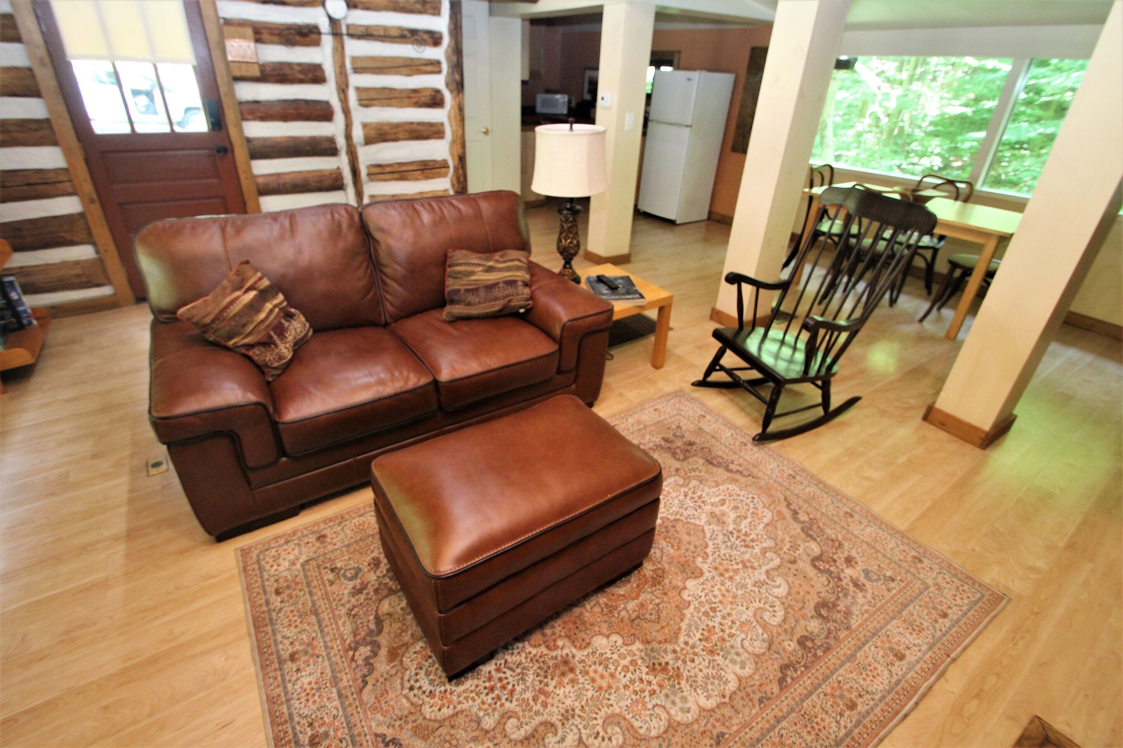 Fayette Springs House--Rustic Luxury close to trails, whitewater and winery!