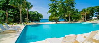 Ranta edessä Townhouse Little Bay Country Club Negril