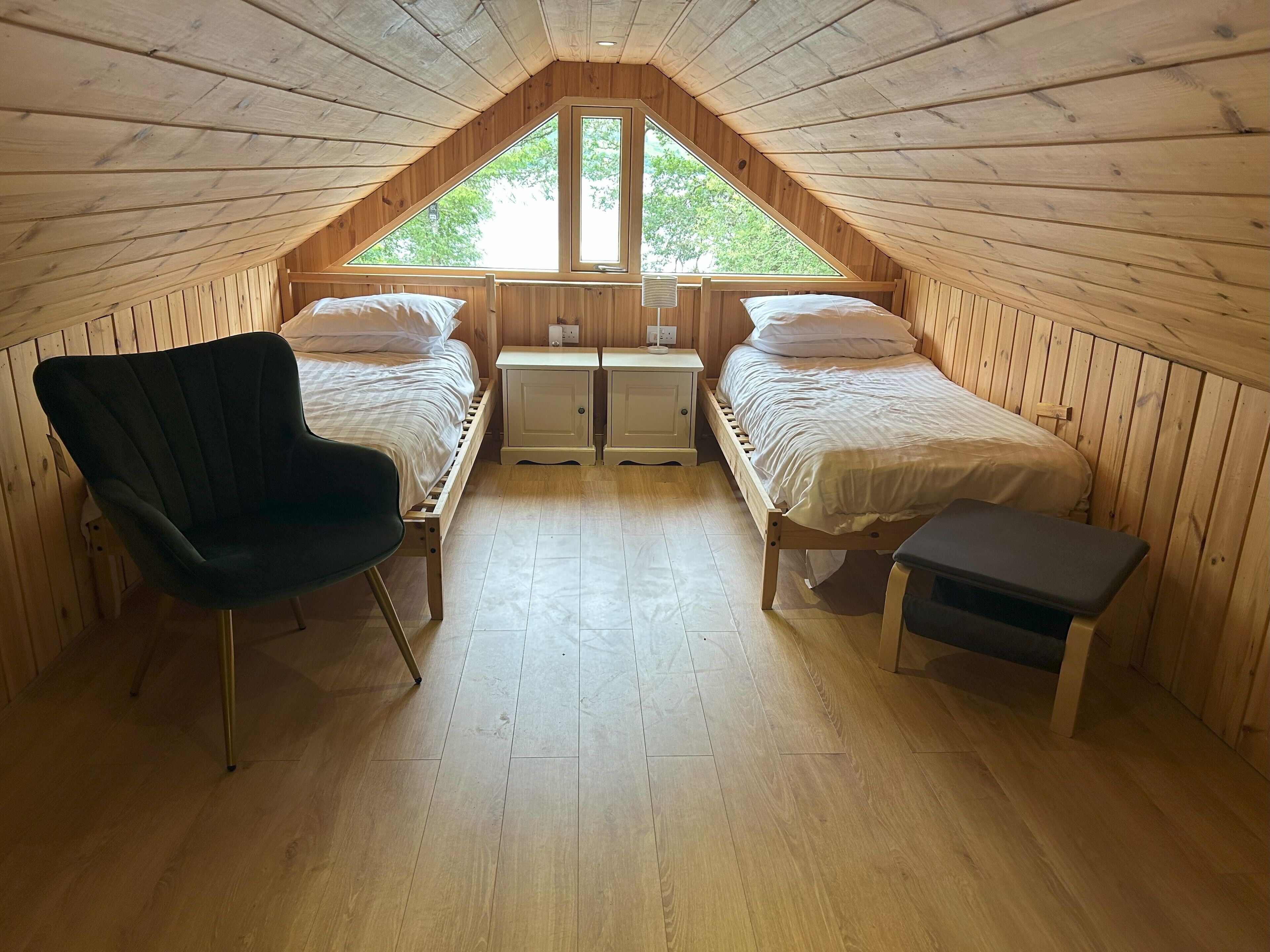 3 bedrooms, free WiFi, bed sheets, wheelchair access