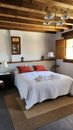 1 bedroom, iron/ironing board, travel cot, free WiFi