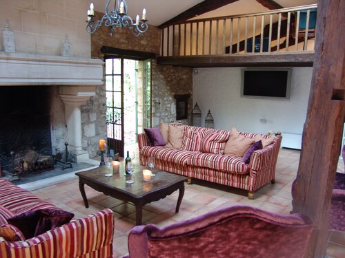 Luxury 17th Century Farmhouse Holiday Rental on the Banks of River Dordogne