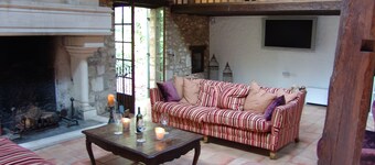 Luxury 17th Century Farmhouse Holiday Rental on the Banks of River Dordogne