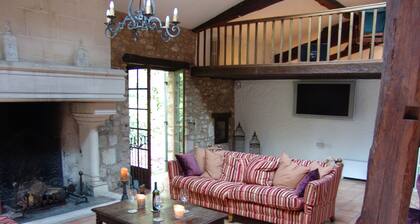 Luxury 17th Century Farmhouse Holiday Rental on the Banks of River Dordogne