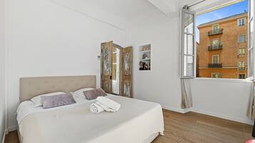 1 slaapkamer, een strijkplank/strijkijzer, reisbedje, gratis wifi