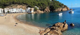 Peaceful family villa with private pool & magnificent views, nr. perfect beaches