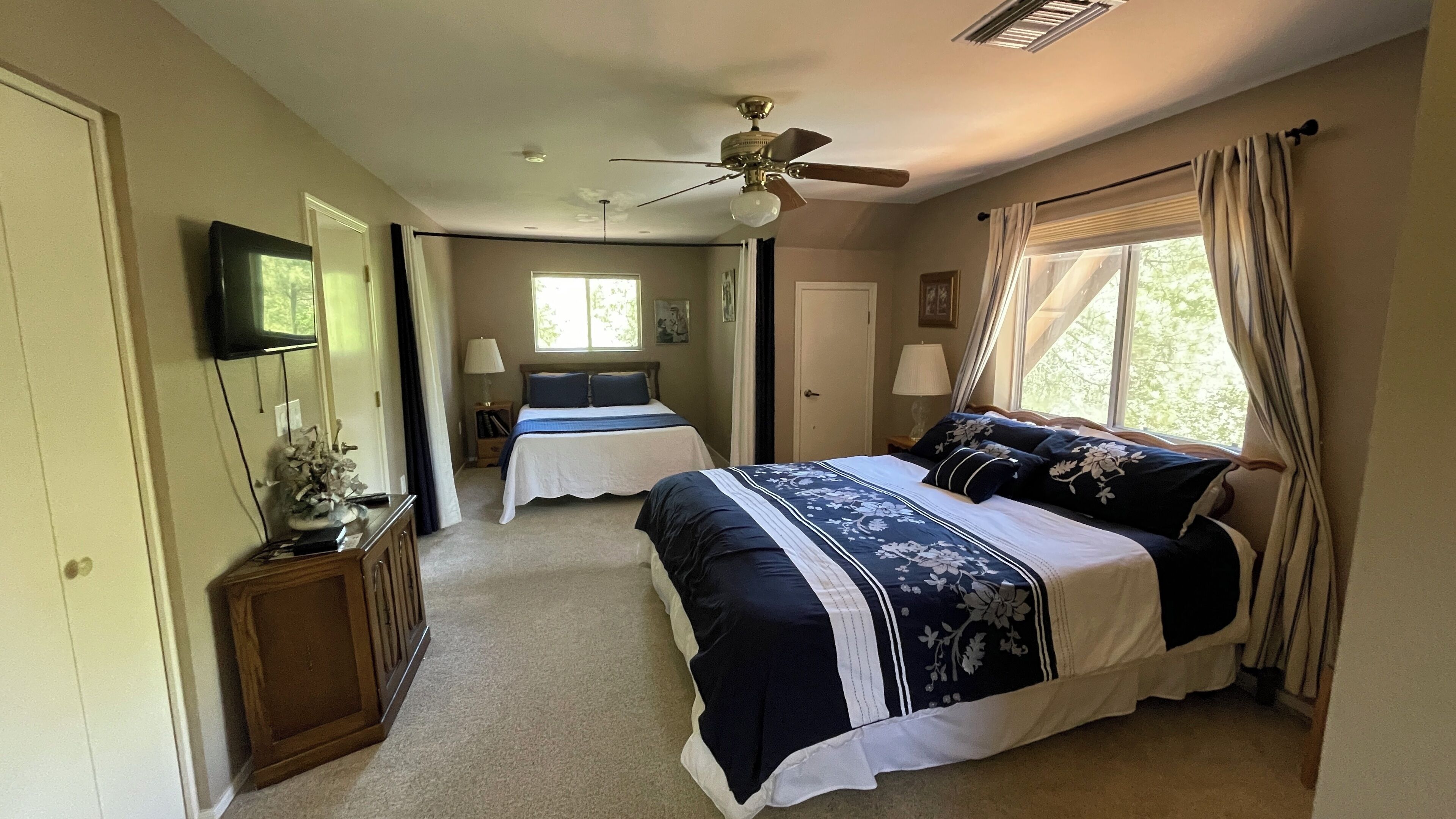 Large home that is Family friendly and pet friendly non smoking home