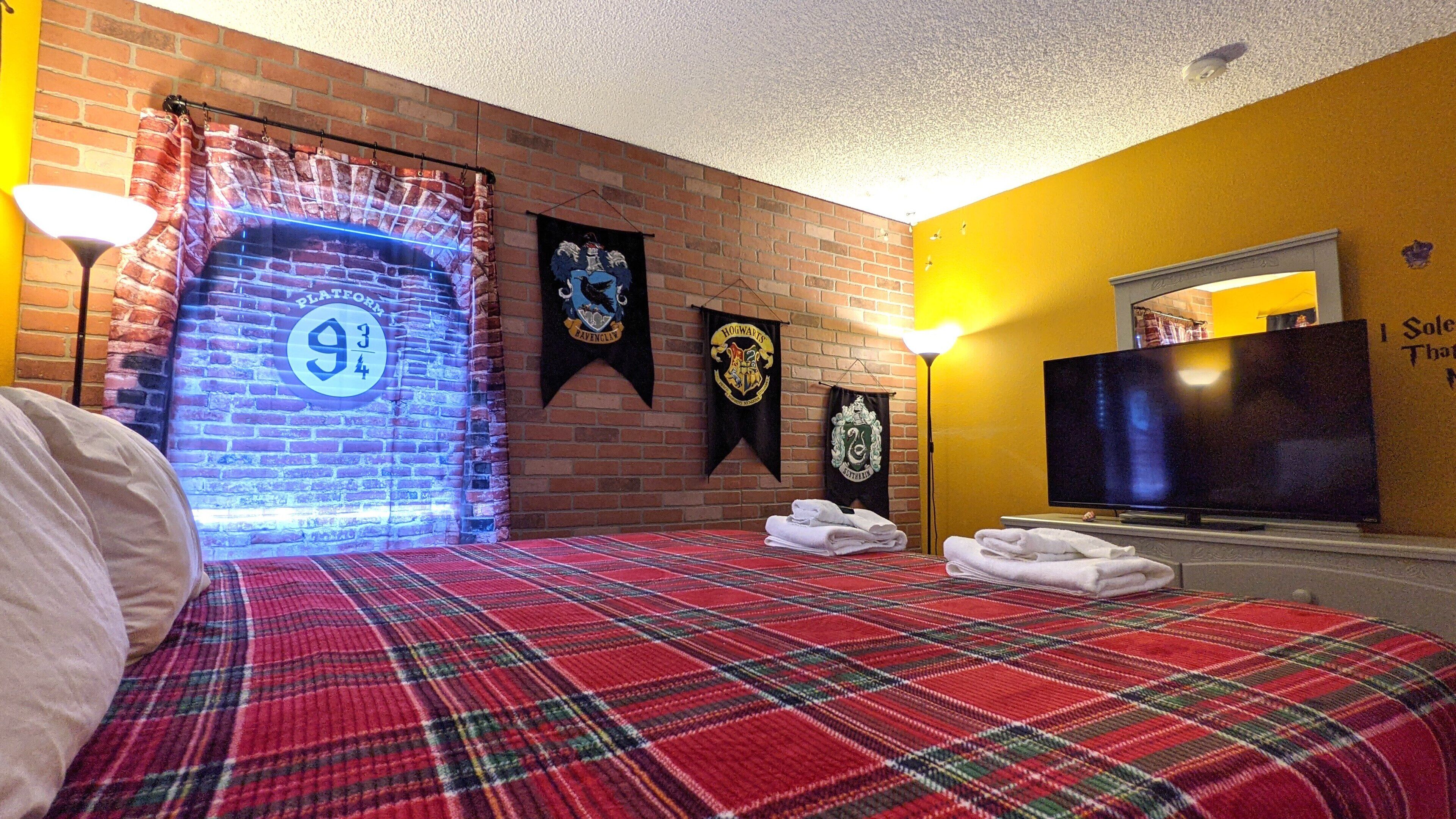 7 sovrum, skrivbord, strykjärn/strykbräda och resesäng