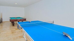 غرفة الألعاب
