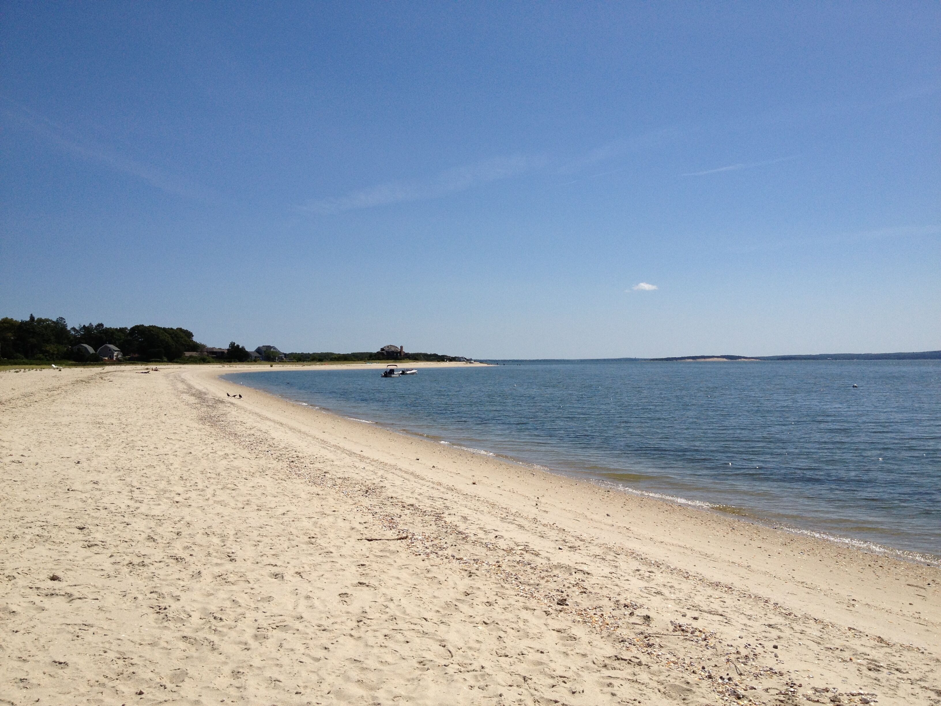 Walk to beautiful Founders Landing Beach