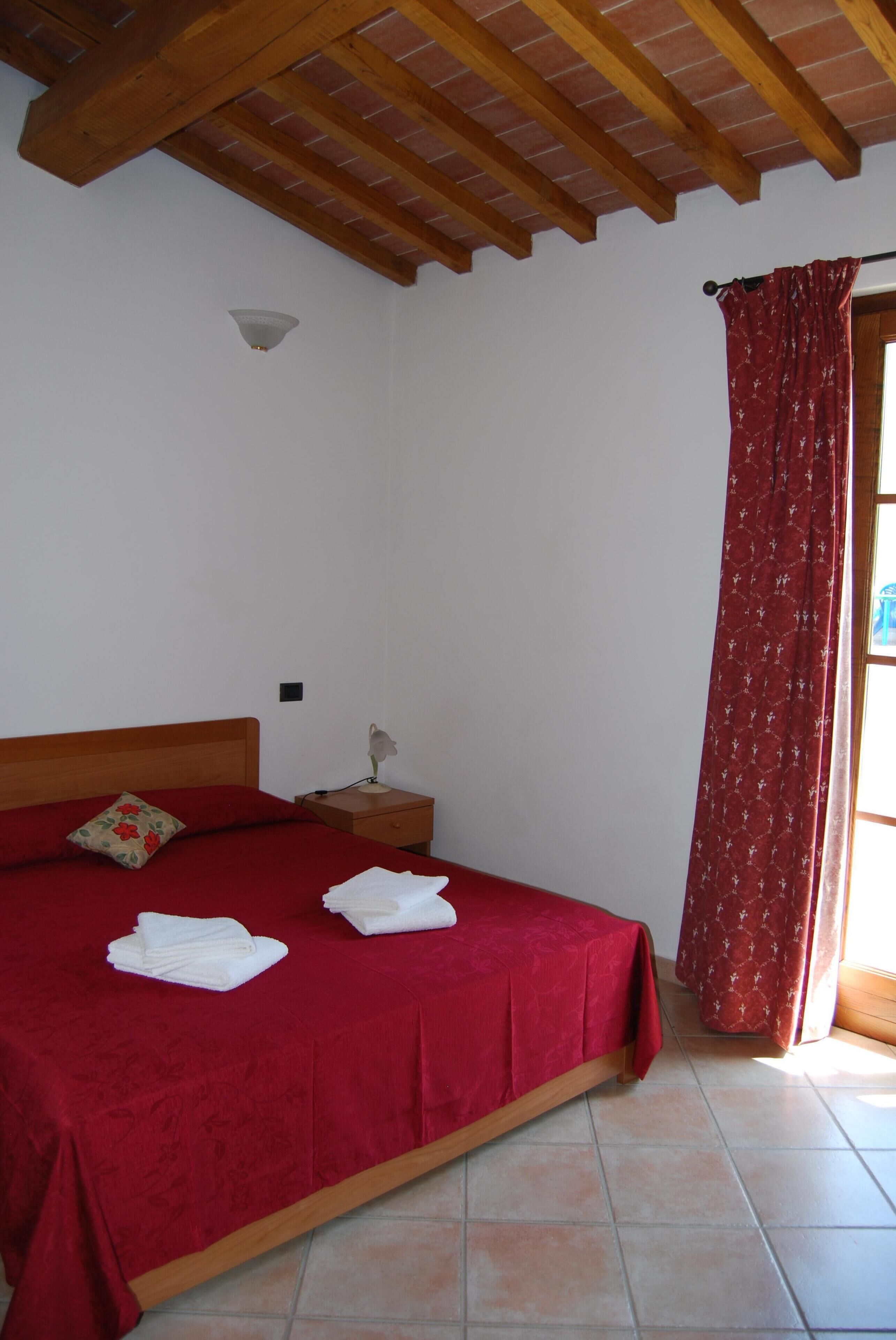 Farmhouse in Pomarance-Volterra with restaurant and swimming pool