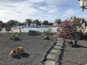 Property grounds - Detached Villa, Very Comfortable With A Home From Home Experience (Playa Blanca)