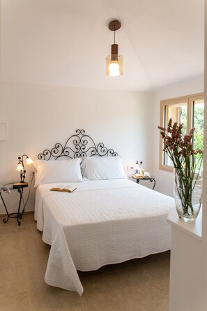 3 bedrooms, in-room safe, iron/ironing board, travel crib - Villa Dune of Scivu (WWF Park) (Arbus)