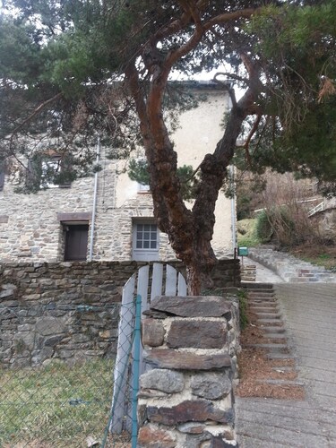 Au coeur du conflent,au calme, avec rivière et vue sur le Canigou !
