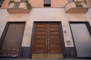 تفاصيل الفندق من الخارج