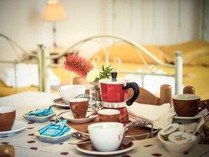 3 Schlafzimmer, Bügeleisen/Bügelbrett