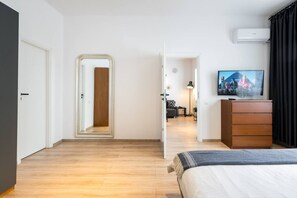 1 chambre, bureau, fer et planche à repasser, Wi-Fi gratuit