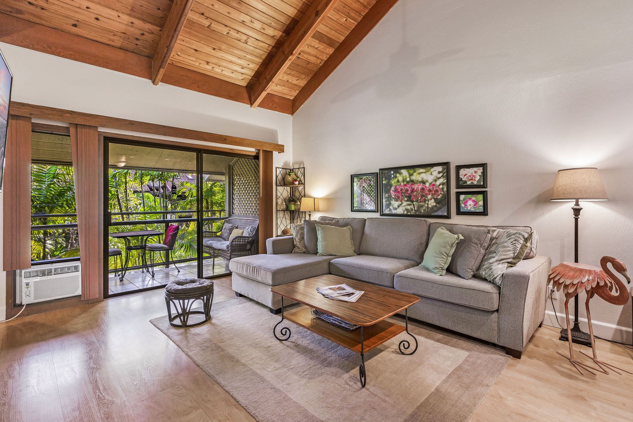 TV, DVD-spiller og stereoanlegg