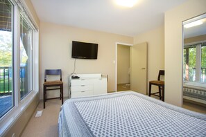 4 slaapkamers, een strijkplank/strijkijzer, gratis wifi, beddengoed