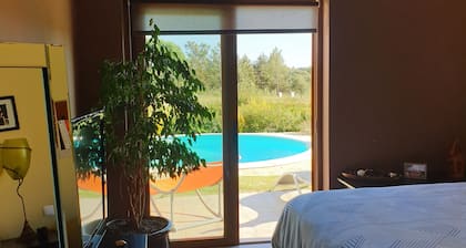pueblo rústico, piscina privada y fácil acceso a Lisboa / Fátima. equitación