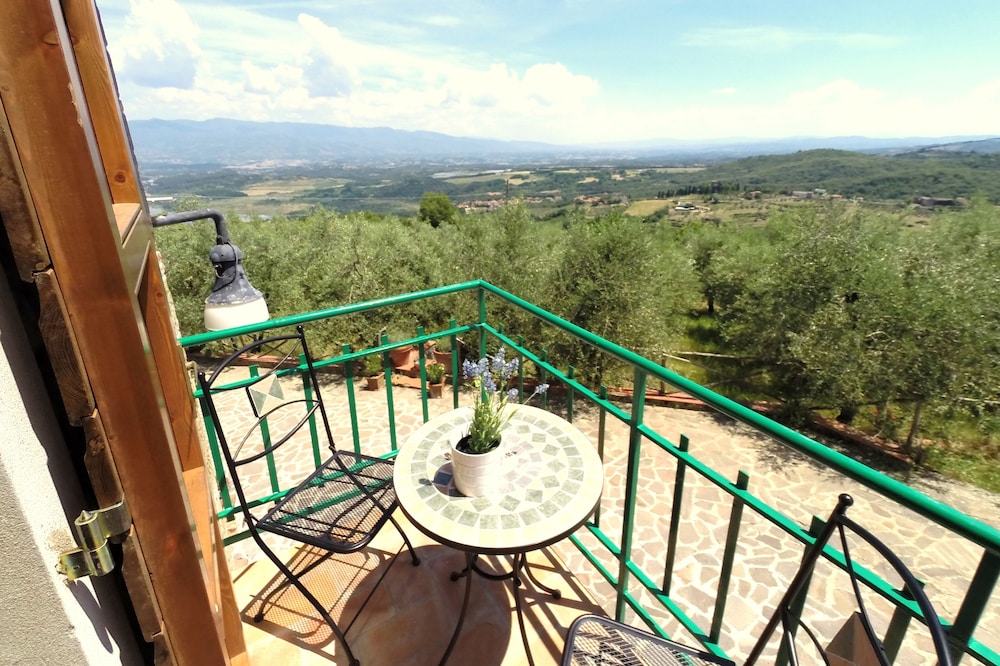Ökovilla in Chianti overlooking the Valdarno