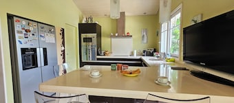 villa 8 personen met zwembad tuin tt troost 4ch, 2 badkamers 800m bekken en Handel