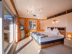 3 bedrooms, in-room safe, soundproofing, iron/ironing board