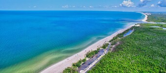 Gå til stranden! Leilighet i Napoli m / uhindret utsikt over bukten, bukten og bassenget!