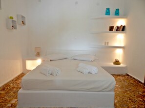 3 chambres, fer et planche à repasser, accès Internet, draps fournis