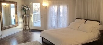 The Garden Carriage House