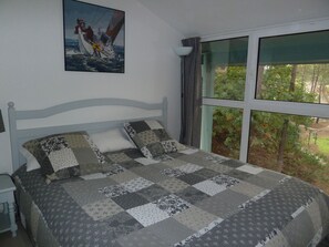 2 Schlafzimmer, Bügeleisen/Bügelbrett, Reisekinderbett, kostenloses WLAN