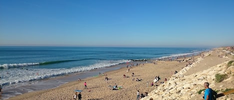På stranden