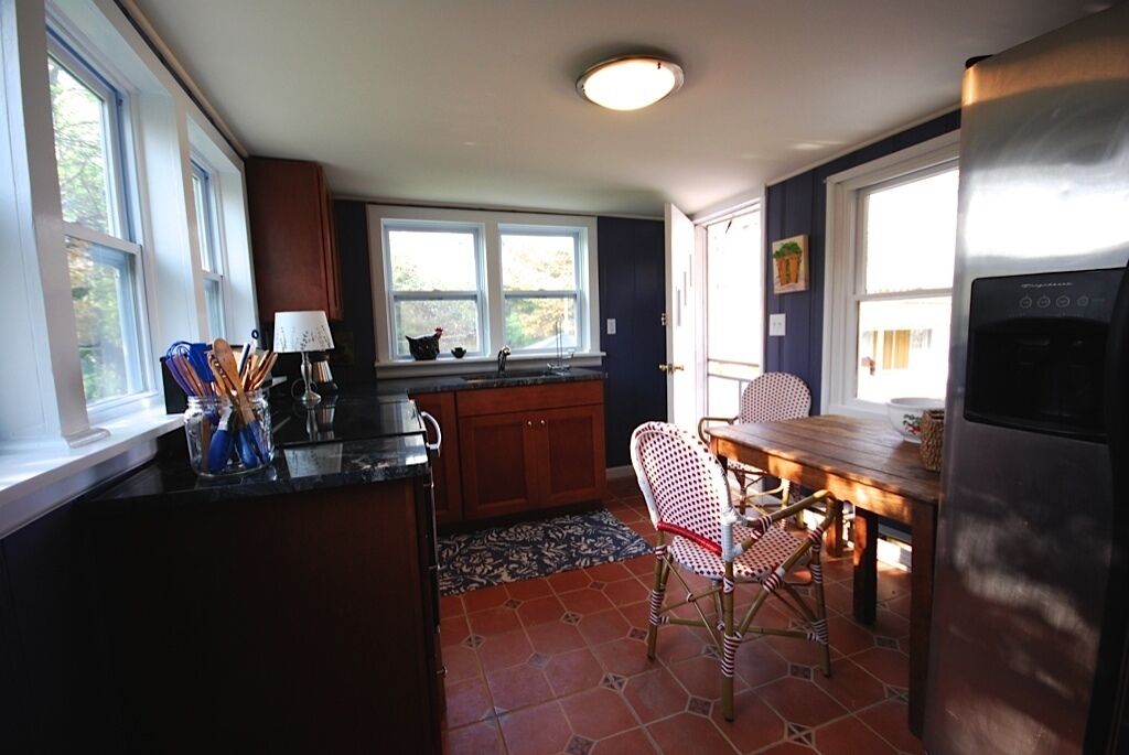 Malvasia Cottage at Willow Creek Vineyard Unique Pied-A-Terre Getaway