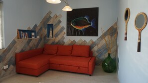 Smart-TV, DVD-Player, Bücher, Videothek