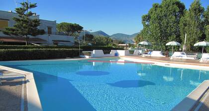 EXCLUSIVE VILLA WITH SWIMMING POOL, JACUZZI & GARDEN. *** Free WIFI ***